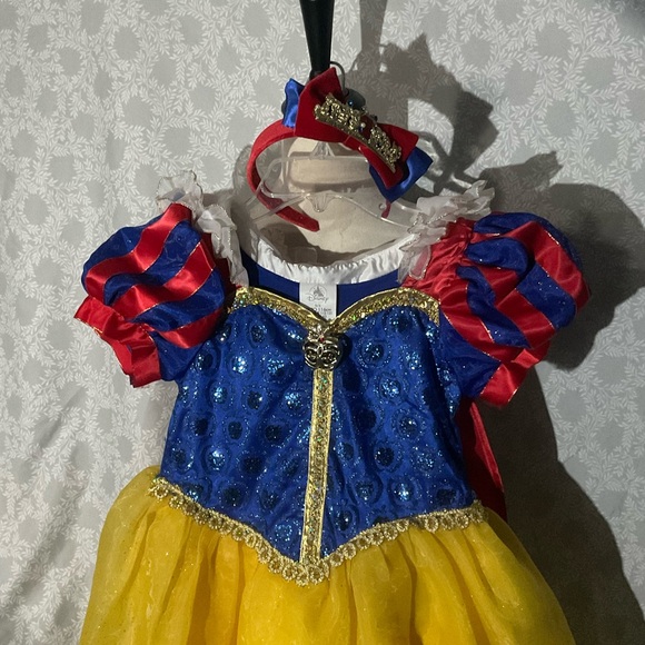 Disney Snow White Costume - Picture 4 of 5